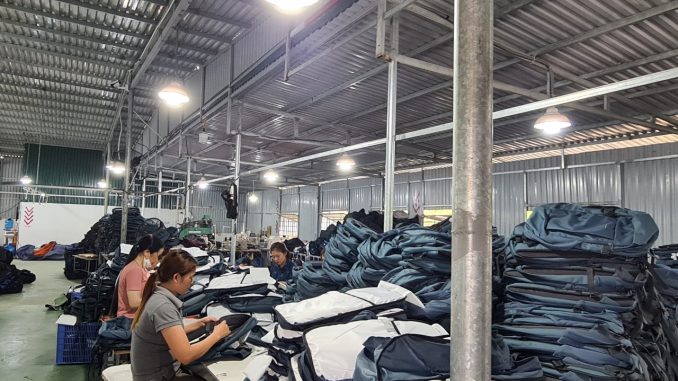 Nhà máy sản xuất túi du lịch xuất khẩu tại Thanh Hóa